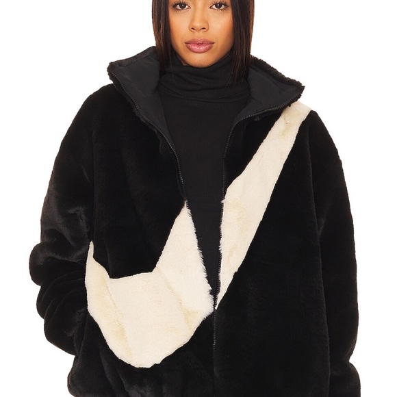 Nike Faux Fur jacket - Picture 3 of 3